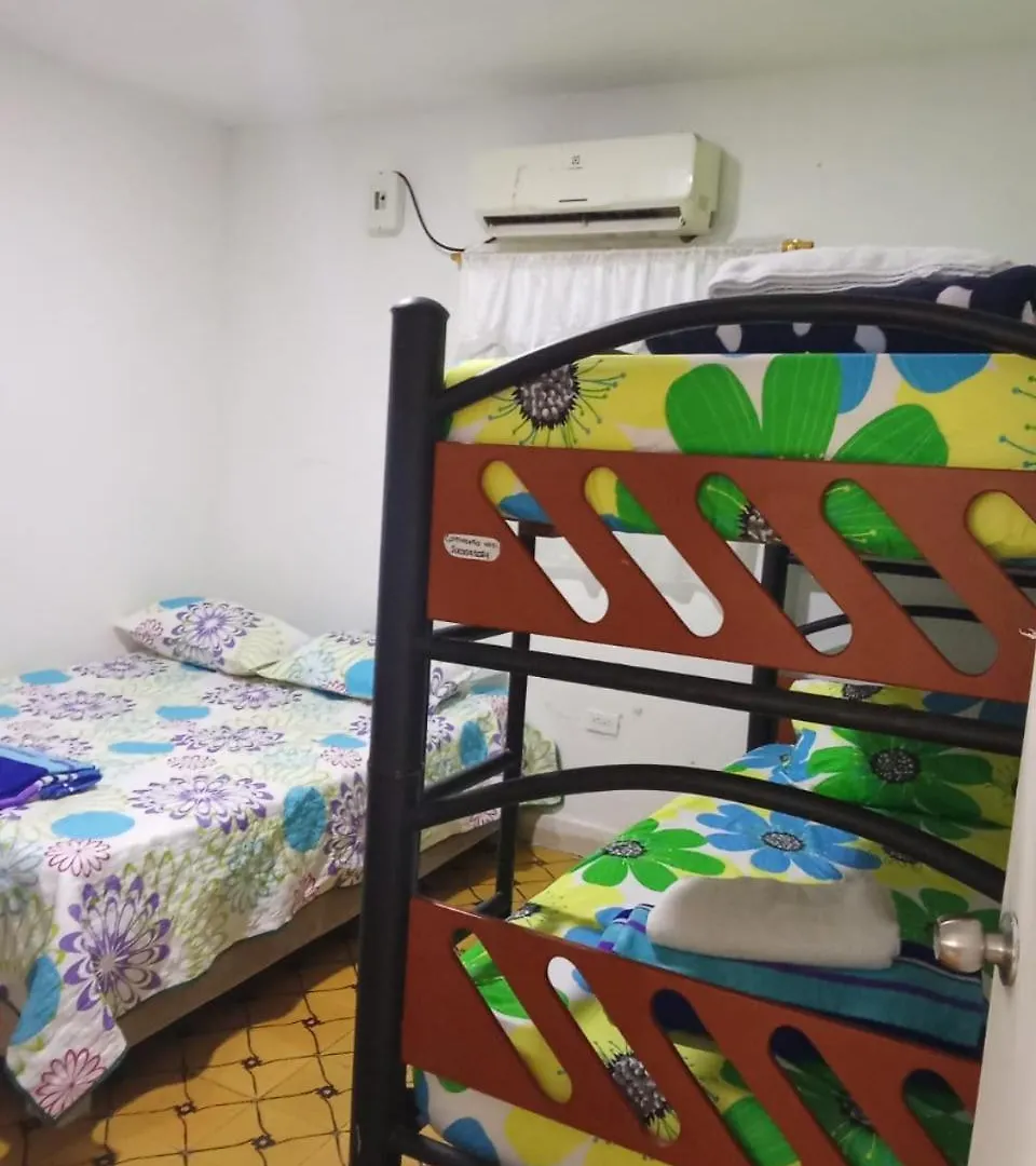 מלון Cartagena Hostal Familiar Caribbean Blue 0*,