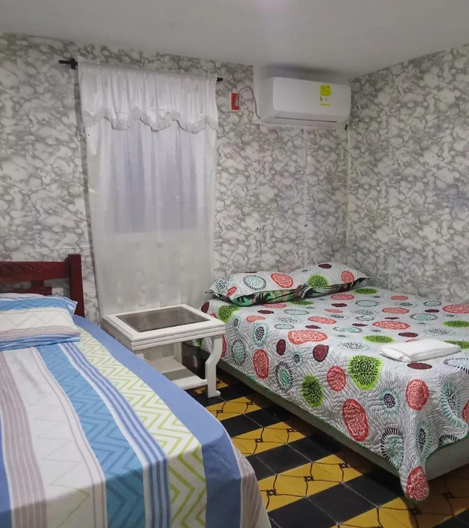מלון Cartagena Hostal Familiar Caribbean Blue 0*,  קולומביה