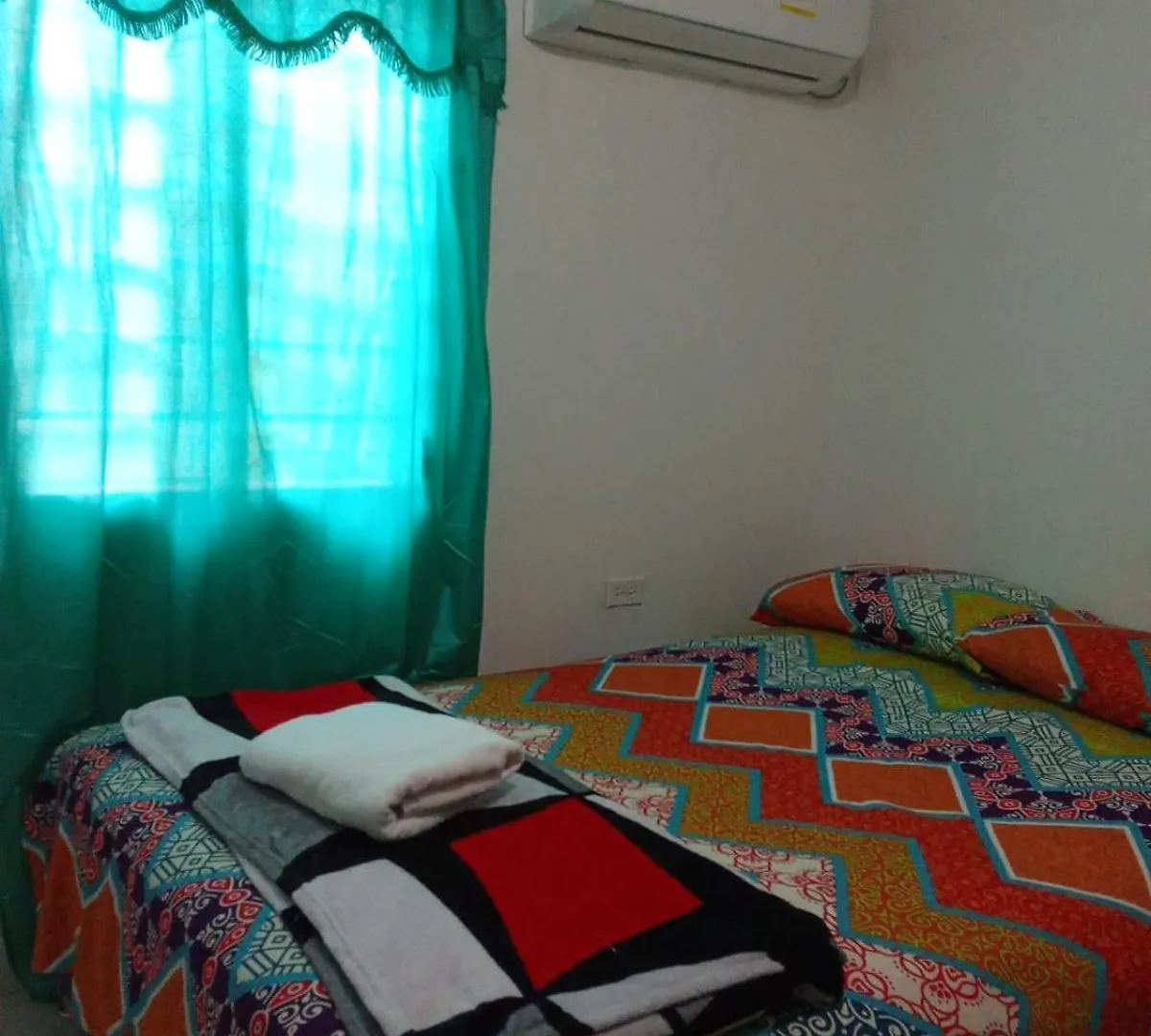מלון Cartagena Hostal Familiar Caribbean Blue בית הארחה