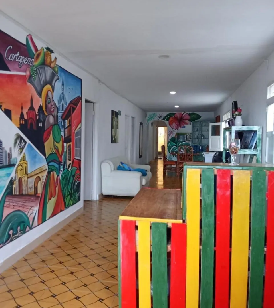מלון Cartagena Hostal Familiar Caribbean Blue קולומביה